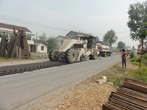 WR2300L，湖南常德G320國道瀝青水穩(wěn)碎石