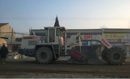 WR2300E，安徽壽縣水穩(wěn)冷再生