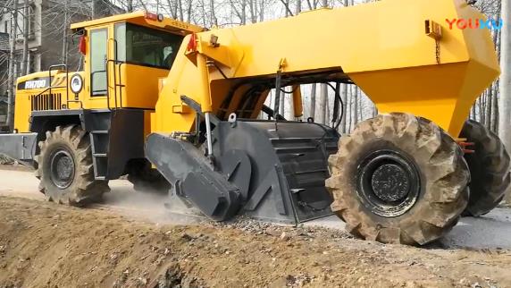 RH700，阜南水泥路破碎